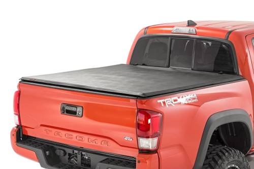 Rough Country - Rough Country Bed Cover - Tri Fold - Soft - 5' Bed - Dbl Cab - Toyota Tacoma (16-23) - 41716501