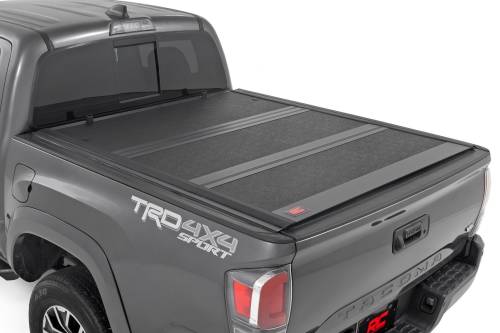 Rough Country - Rough Country Hard Low Profile Bed Cover - 5' Bed - Toyota Tacoma 2WD/4WD (2016-2023) - 47420500B