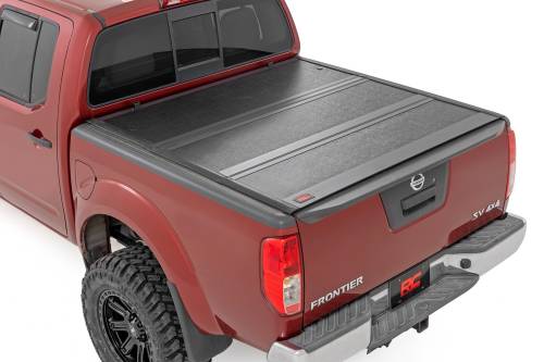 Rough Country - Rough Country Hard Low Profile Bed Cover - 5' Bed - Cargo Mgmt - Nissan Frontier (05-21) - 47520501B