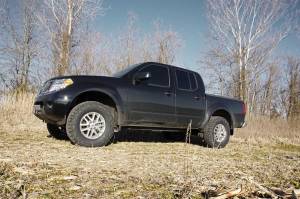 Rough Country - Rough Country 2.5 Inch Leveling Kit - Red Spacers - Nissan Frontier (05-23)/Xterra (05-15) - 865RED - Image 2